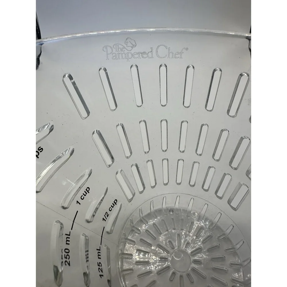 Pampered Chef Easy Read 3 Cup Measuring Colander #2324 Strainer Clear Plastic